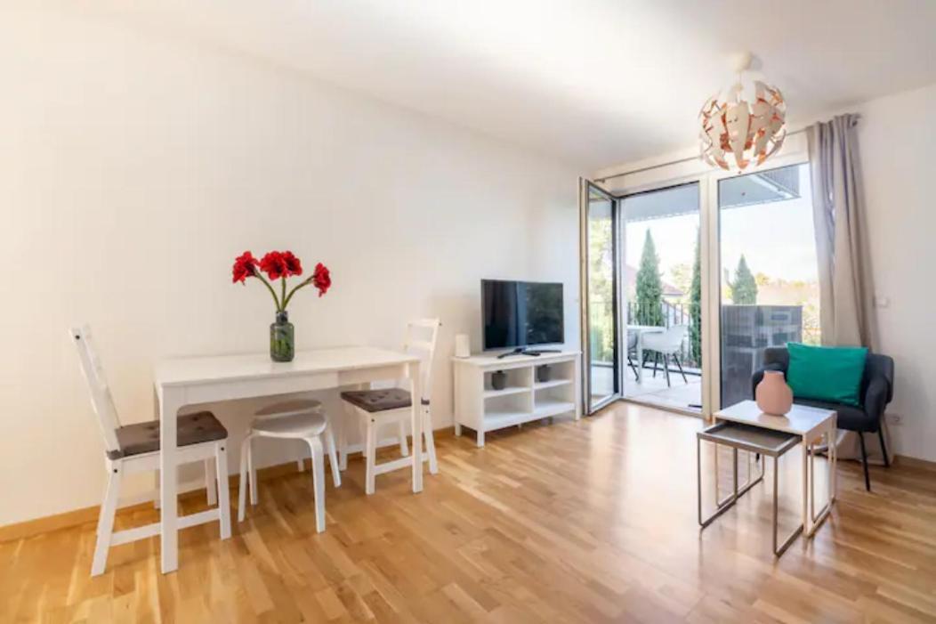 Near Lake Fully Furnished Beautiful Apartment Вена Экстерьер фото