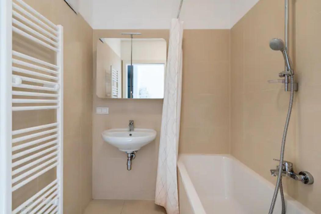 Near Lake Fully Furnished Beautiful Apartment Вена Экстерьер фото